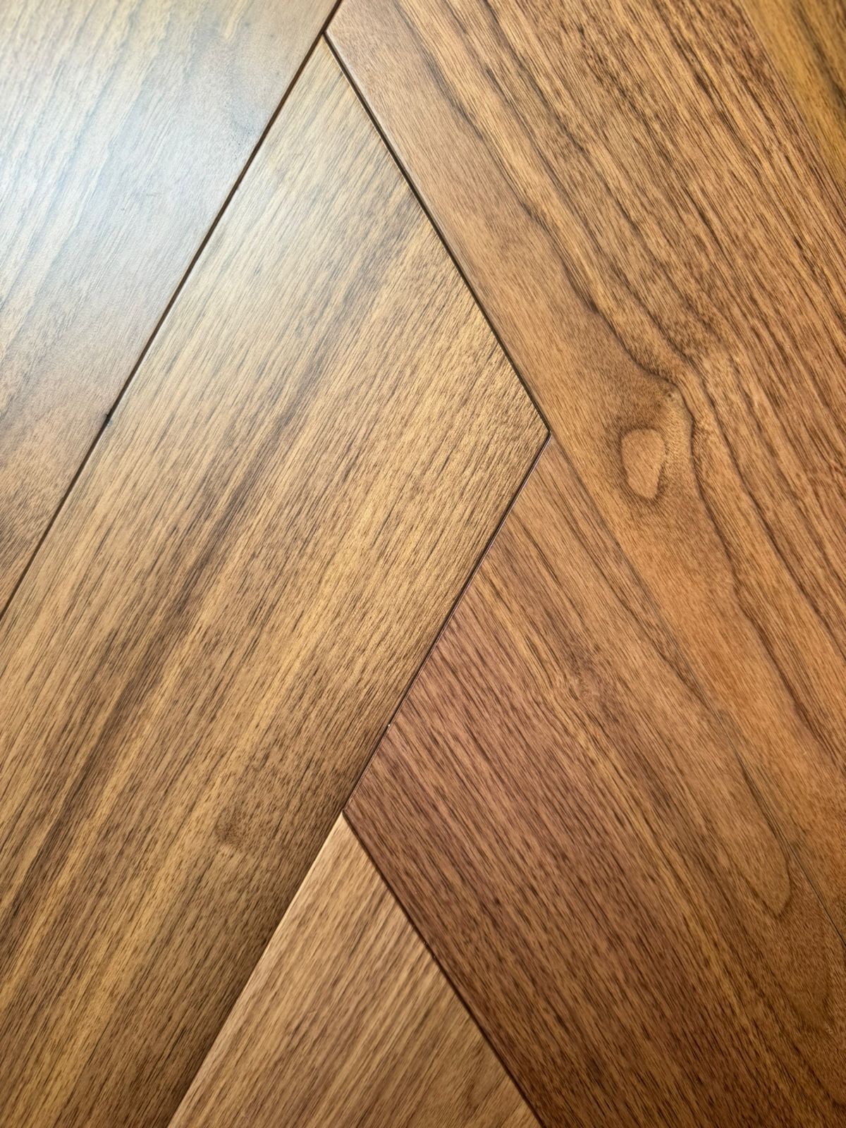 Инженерная доска Итальянская елка Орех американский Селект Diamond 550х150х14/3 мм (1,32 м2/упак)